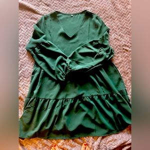 ✨ Basically new! Worn once for family pictures. Beautiful and comfortable! ✨